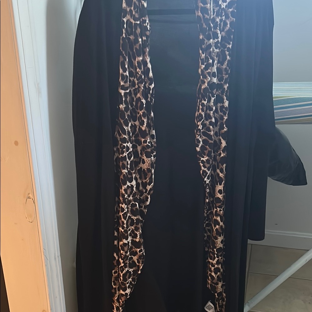Chic Black Kimono with Leopard Trim